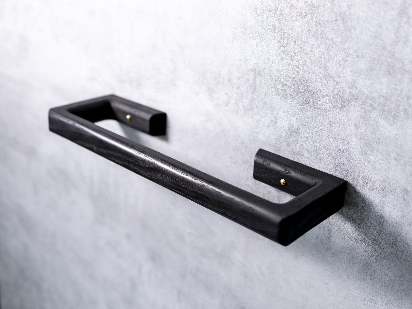 Noir Intense | Porte-serviettes en frêne | Collection de meubles de salle de bain