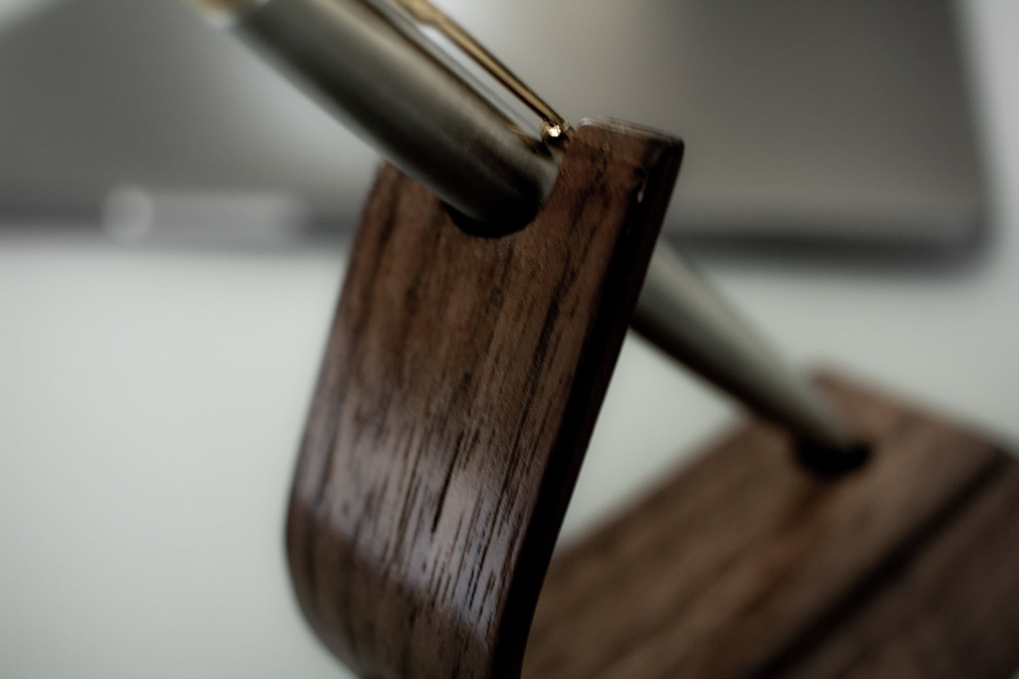 Suisse | Présentoir porte-stylo de luxe - Noyer