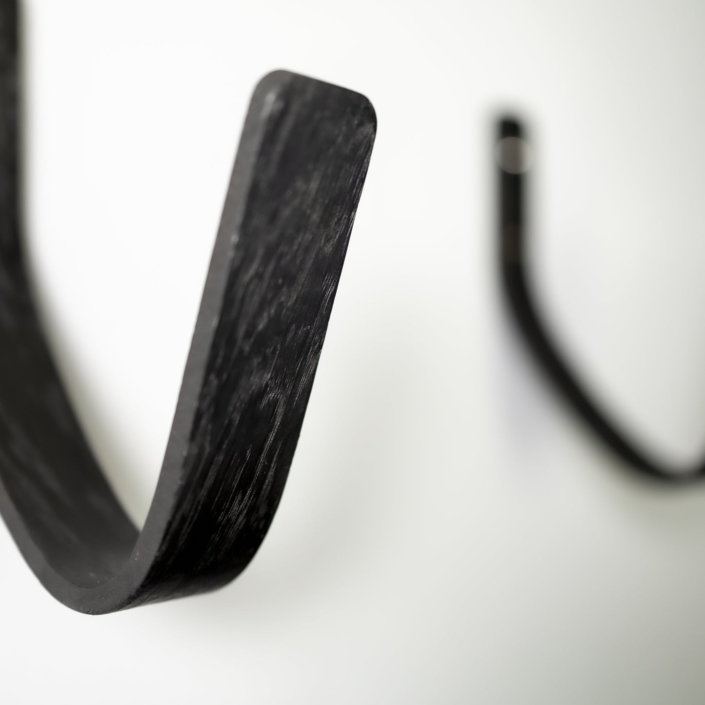 Vagues 1.0 | Shortboard - Supports muraux pour planches de surf | Noir Intense